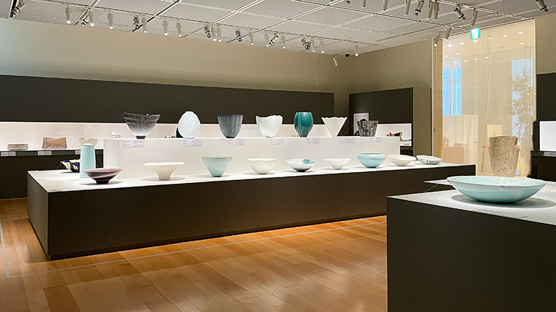 パナソニック汐留美術館で、近現代の陶芸家137名の作品を一堂に紹介