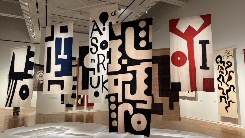 柚木沙弥郎　75年間の創作活動を紹介！【東京オペラシティアートギャラリー】