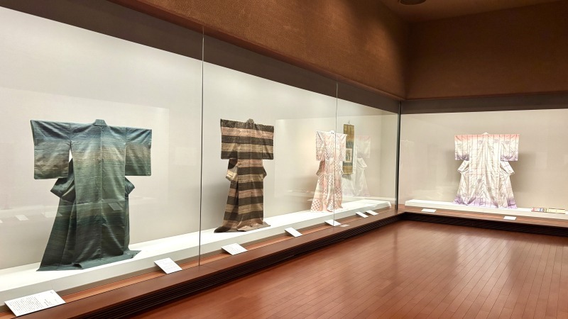 101歳の人間国宝・志村ふくみが織りなす色と着物の世界【細見美術館】